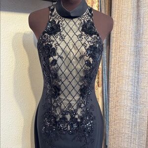 Vintage 1980/1990’s Scala Collection elegant beaded floral evening dress. Size 6